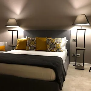 Appartamento Laus Via Sparano App.2- Lux & Design New!, Bari